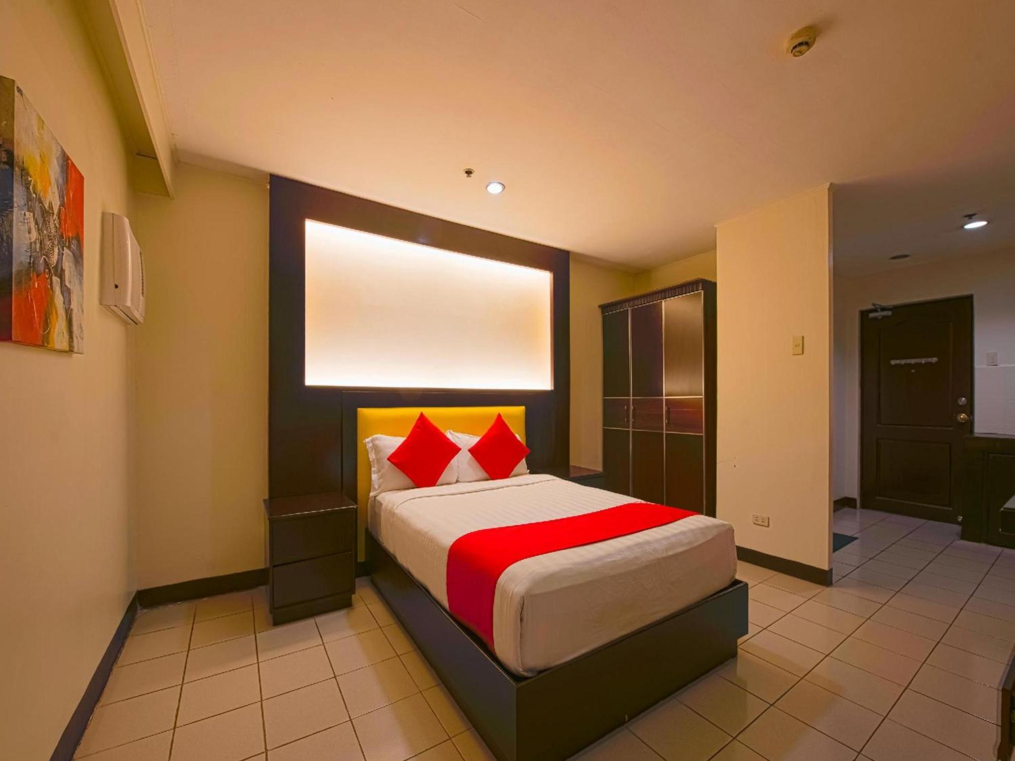 Oyo 115 Northridge Mansions Hotel Quezon City Exterior photo