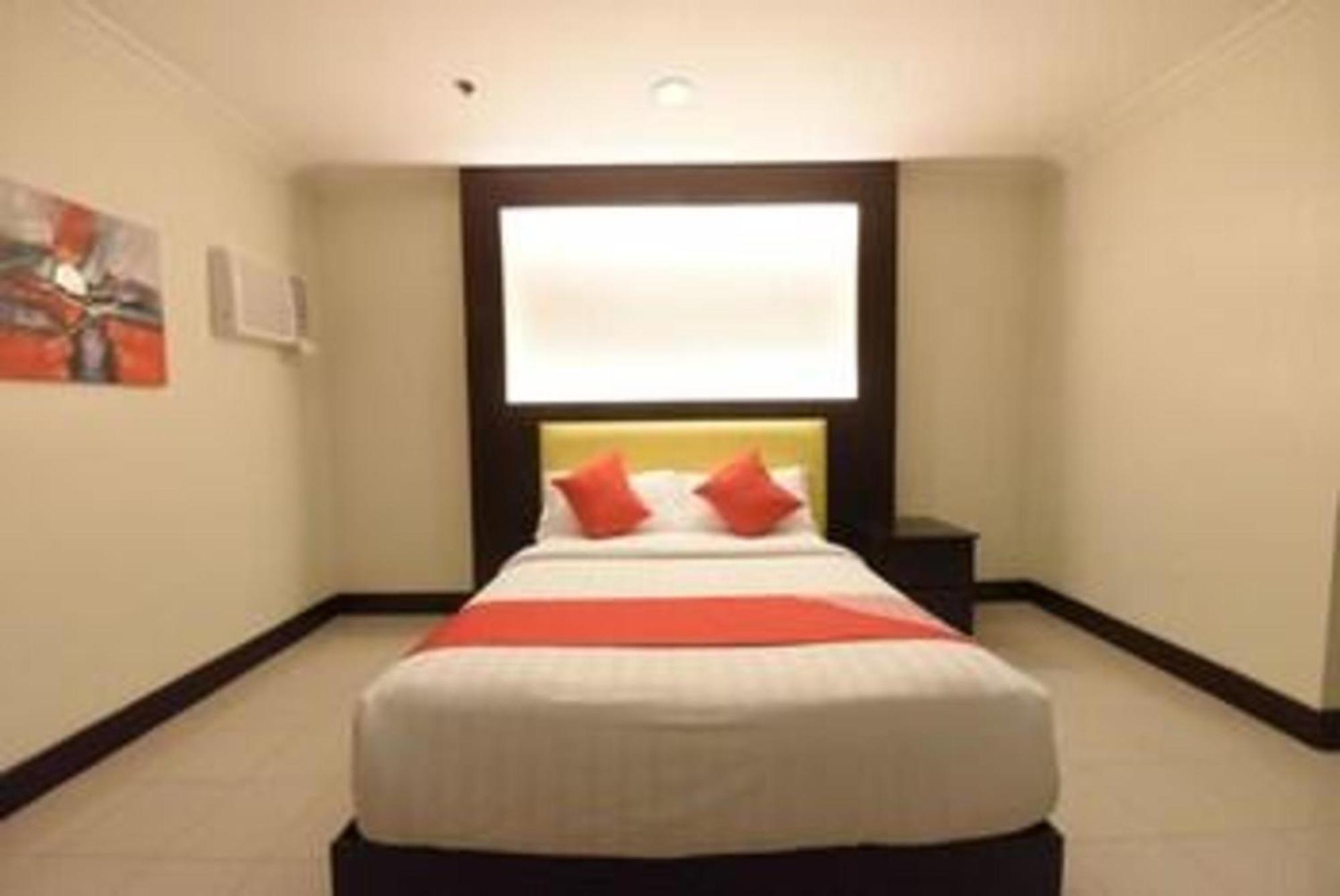 Oyo 115 Northridge Mansions Hotel Quezon City Exterior photo