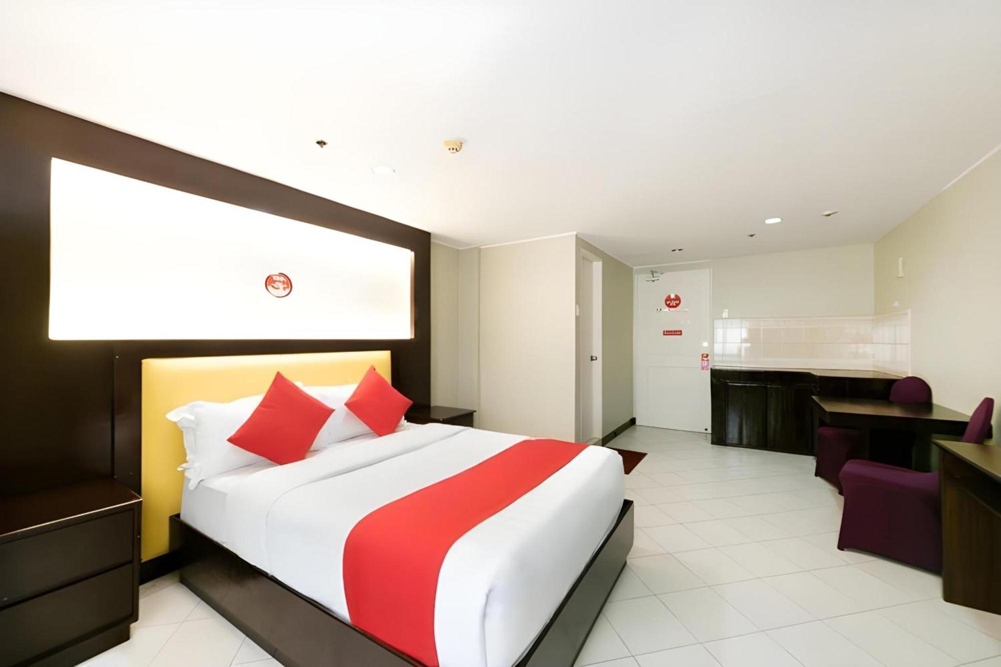 Oyo 115 Northridge Mansions Hotel Quezon City Exterior photo