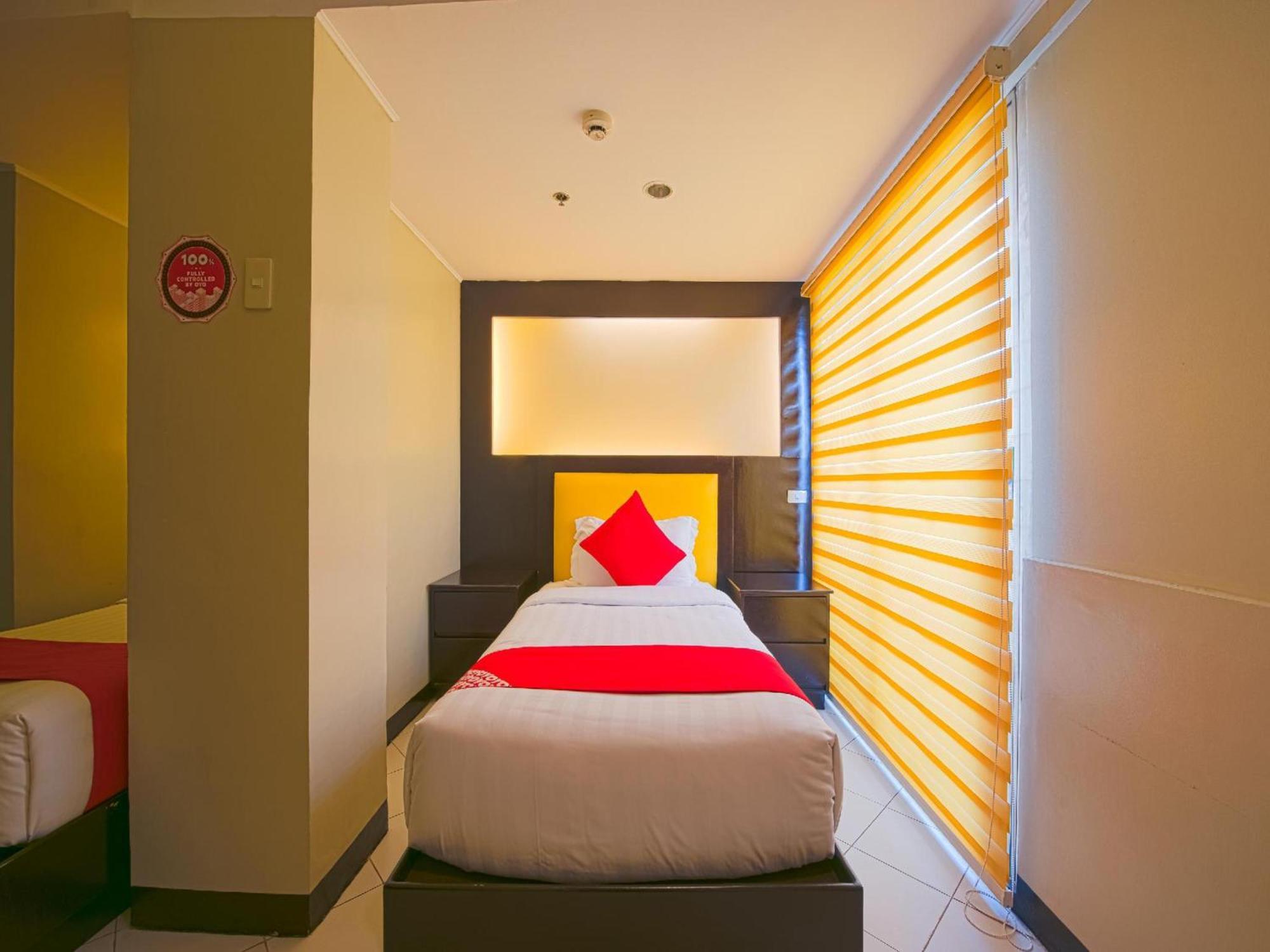 Oyo 115 Northridge Mansions Hotel Quezon City Exterior photo