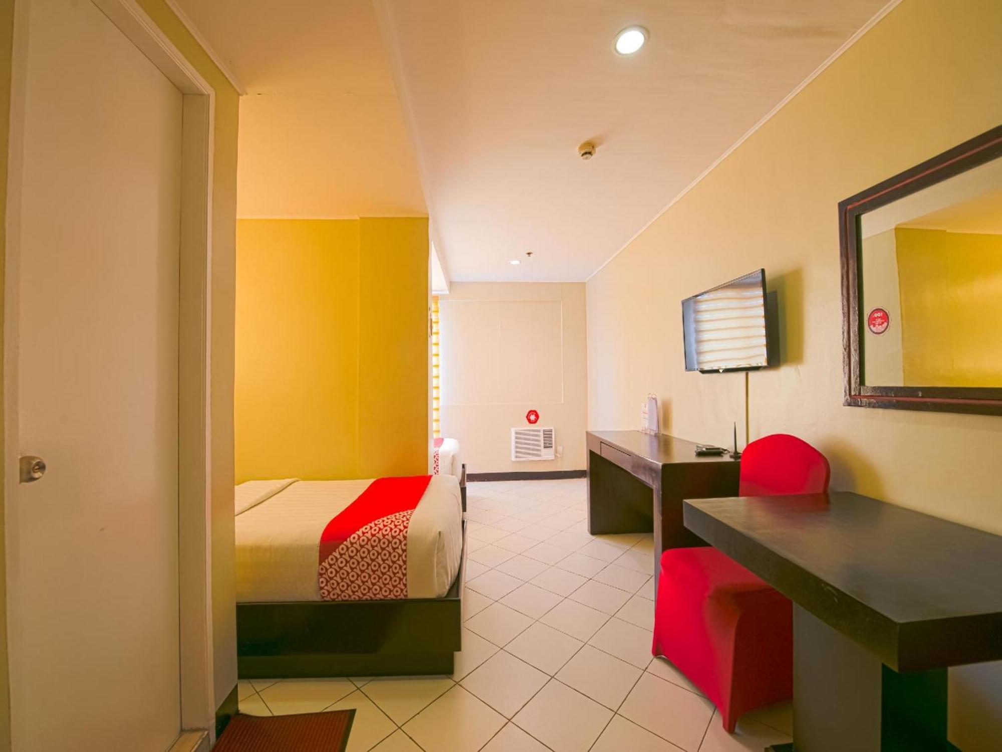 Oyo 115 Northridge Mansions Hotel Quezon City Exterior photo